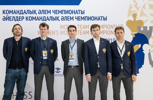 Team Russia. Standing from left Alexander Grischuk, Vladislav Artemiev, Dimitri Andreikin, Sergey Karjakin & coach Alexander Motylev. Photo credit David Llada.