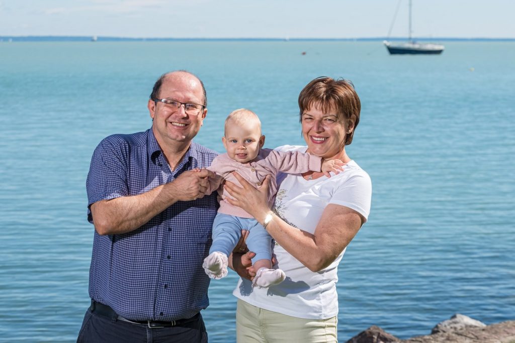 IM Tibor Karolyi and his wife Aliz with their charming granddaughter Emma.