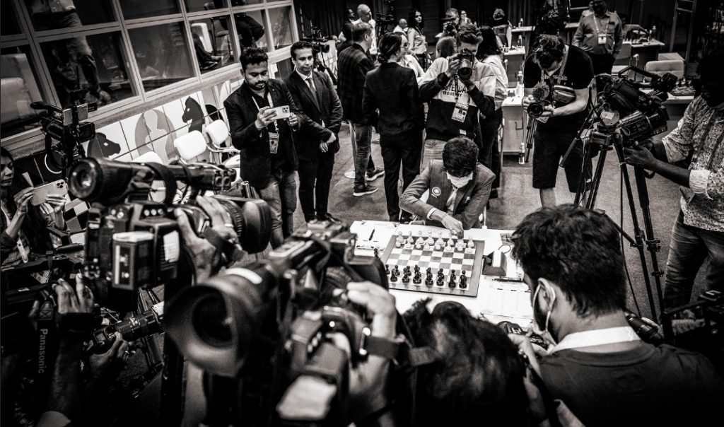 The start of round 10. Look at the media attention on the star player GM Dommaraju Gukesh. Photo credit FIDE.
